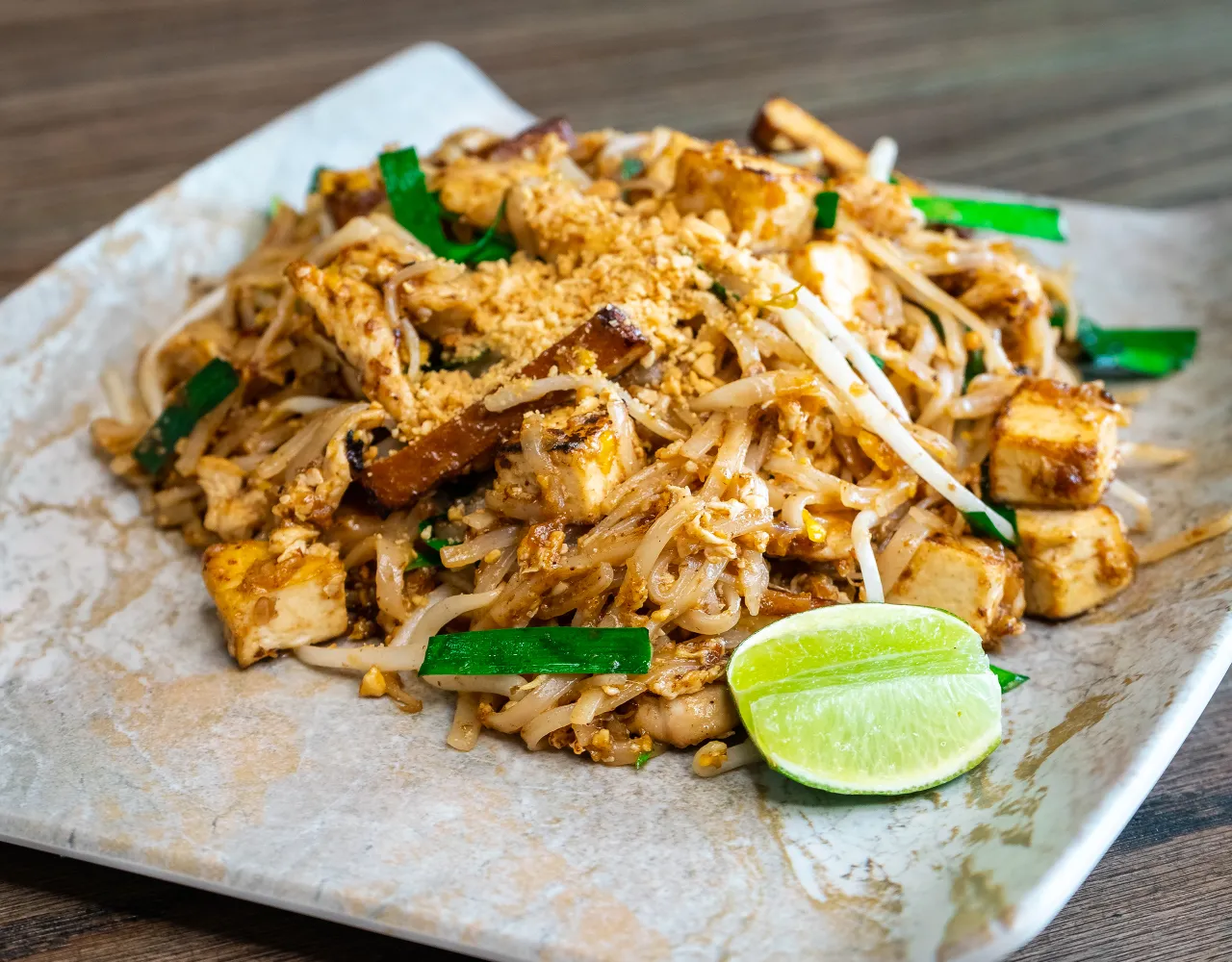 Pad Thai noodles with tofu, bean sprouts and fresh lime